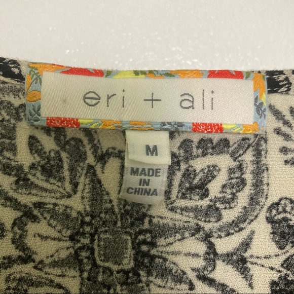 Eri+Ali Anthropologie Boho V-Neck Top W/ Bell Sleeves - Picture 3 of 8